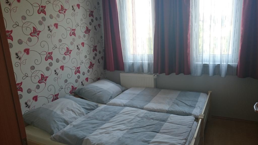 Reka Apartman Bük Rum bild